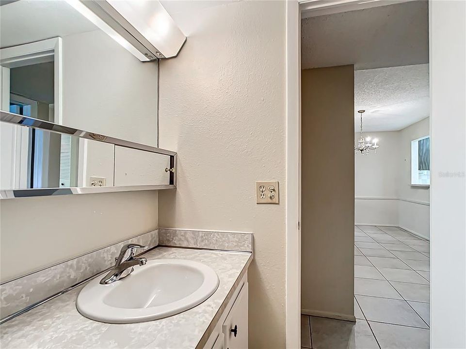 Active With Contract: $164,900 (2 beds, 2 baths, 980 Square Feet)