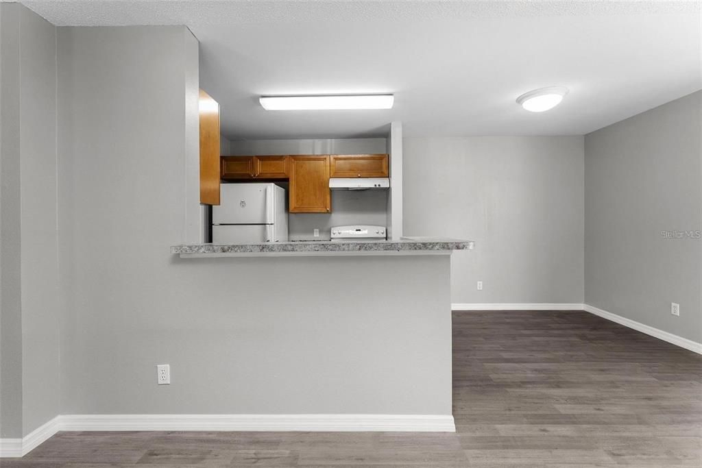 For Rent: $1,560 (1 beds, 1 baths, 722 Square Feet)