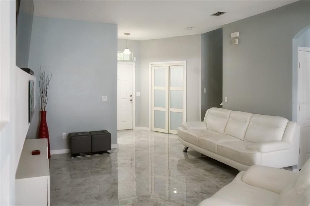 For Sale: $350,000 (3 beds, 2 baths, 1832 Square Feet)