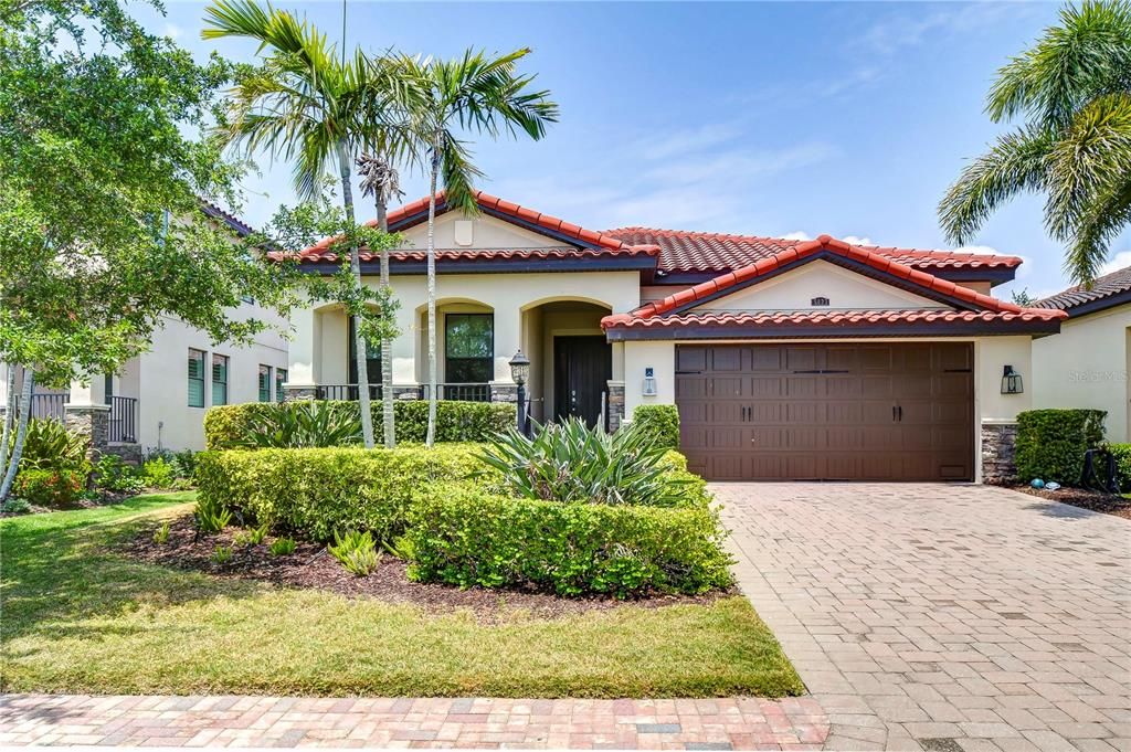 For Sale: $839,900 (4 beds, 2 baths, 2058 Square Feet)