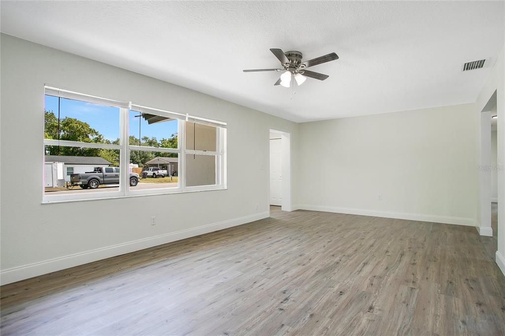 Active With Contract: $440,000 (4 beds, 3 baths, 2452 Square Feet)