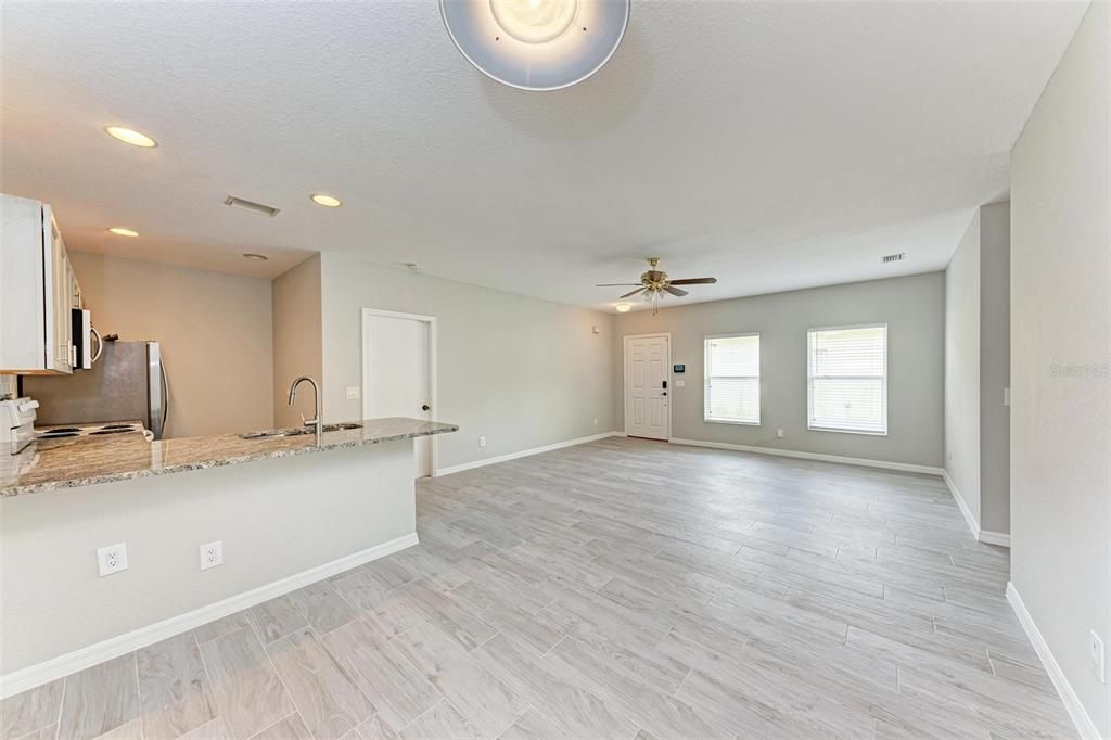 Recently Sold: $315,000 (3 beds, 2 baths, 1214 Square Feet)