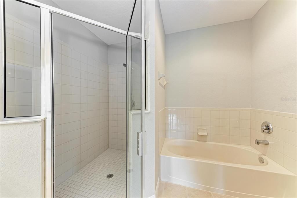 最近售出: $315,000 (3 贝兹, 2 浴室, 1214 平方英尺)