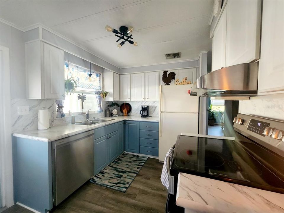 For Sale: $199,000 (2 beds, 2 baths, 1158 Square Feet)