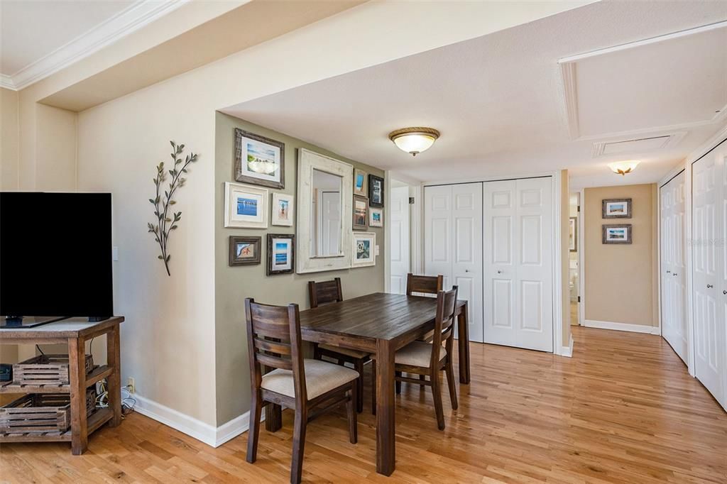 For Sale: $589,000 (2 beds, 1 baths, 1090 Square Feet)