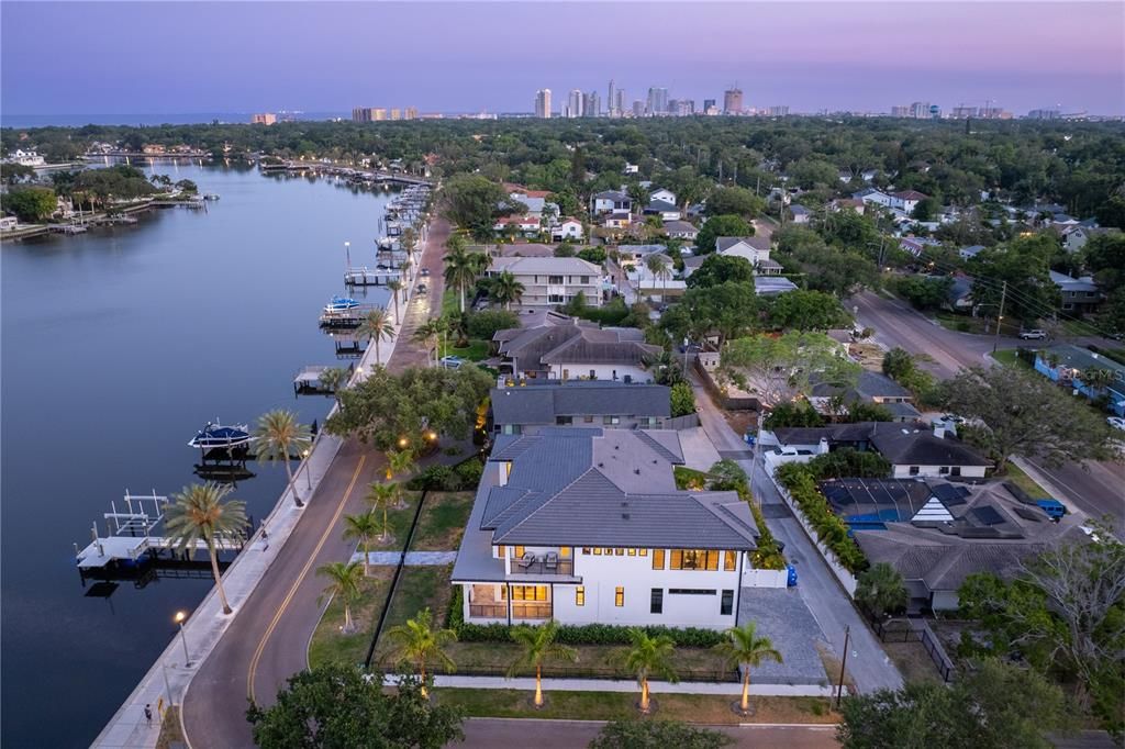 For Sale: $7,900,000 (4 beds, 5 baths, 5801 Square Feet)