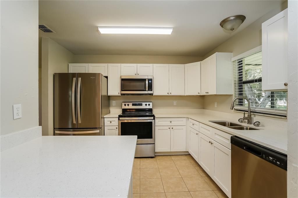 For Rent: $2,105 (3 beds, 2 baths, 1349 Square Feet)