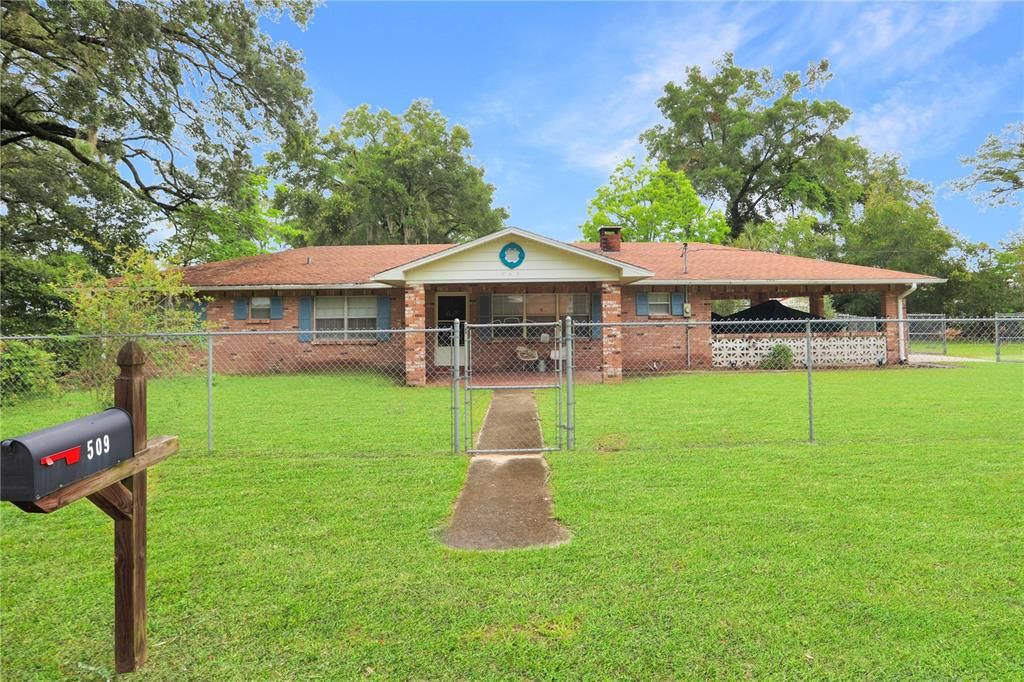 For Sale: $259,000 (3 beds, 2 baths, 1740 Square Feet)