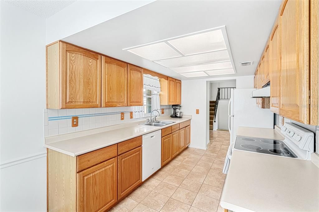 Active With Contract: $445,000 (4 beds, 2 baths, 2400 Square Feet)