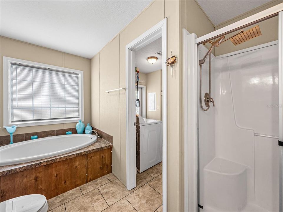 For Sale: $319,900 (3 beds, 2 baths, 1188 Square Feet)