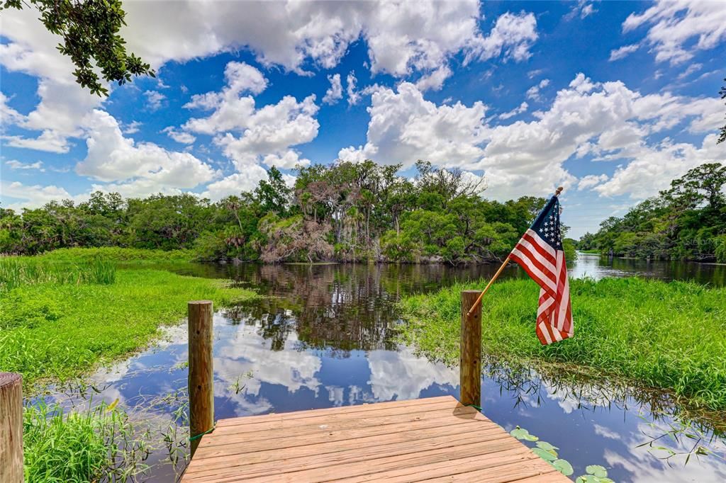 Set on the Braden River with its own private dock