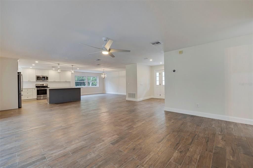 For Sale: $1,250,000 (3 beds, 2 baths, 2114 Square Feet)