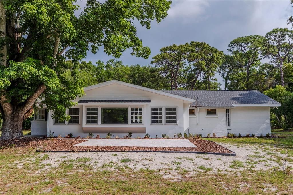 For Sale: $1,290,000 (3 beds, 2 baths, 2114 Square Feet)