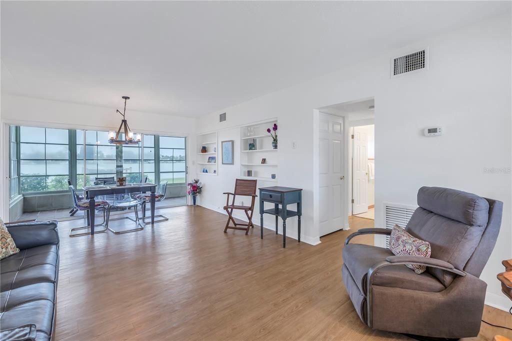 Active With Contract: $699,000 (2 beds, 1 baths, 1000 Square Feet)