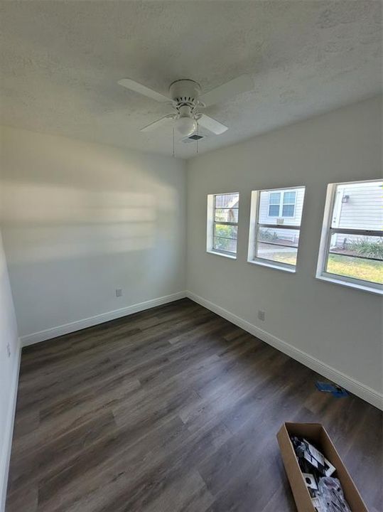 Active With Contract: $2,500 (2 beds, 1 baths, 854 Square Feet)