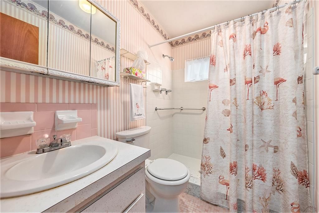 待售: $120,000 (2 贝兹, 2 浴室, 890 平方英尺)