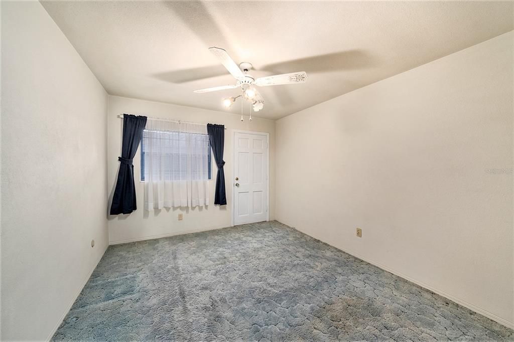 For Sale: $120,000 (2 beds, 2 baths, 890 Square Feet)