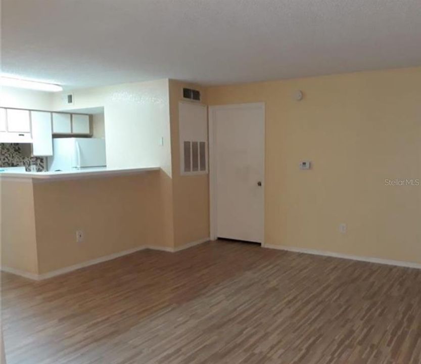 Active With Contract: $1,750 (2 beds, 2 baths, 1026 Square Feet)