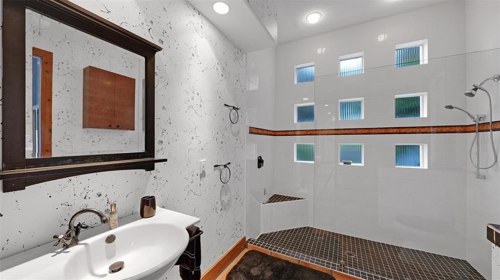 В аренду: $8,000 (3 спален, 2 ванн, 3500 Квадратных фут)