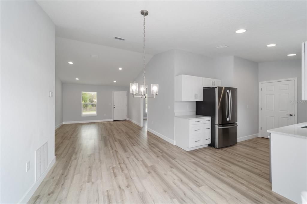 For Sale: $229,900 (3 beds, 2 baths, 1127 Square Feet)