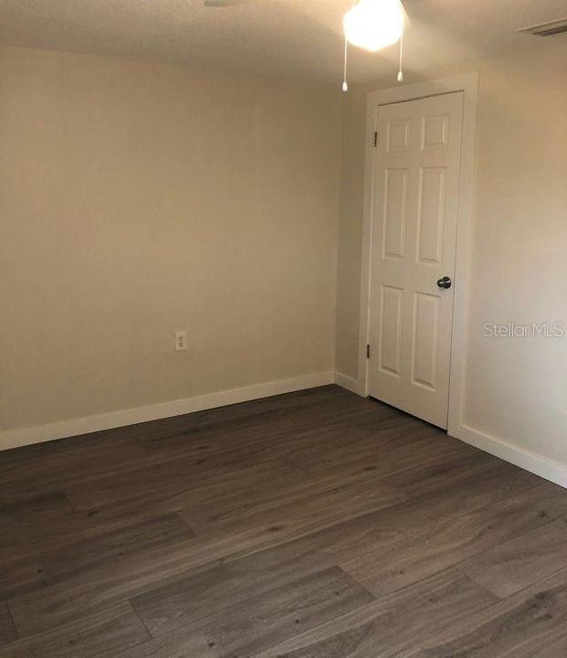 For Sale: $209,000 (2 beds, 1 baths, 1056 Square Feet)