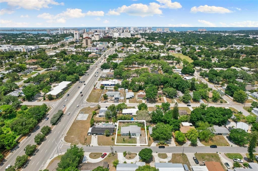 For Sale: $599,900 (4 beds, 2 baths, 1719 Square Feet)