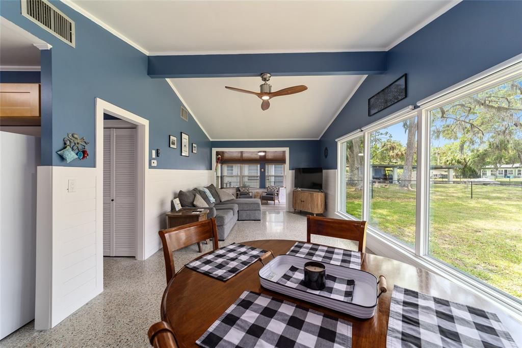 For Sale: $394,000 (3 beds, 2 baths, 1065 Square Feet)