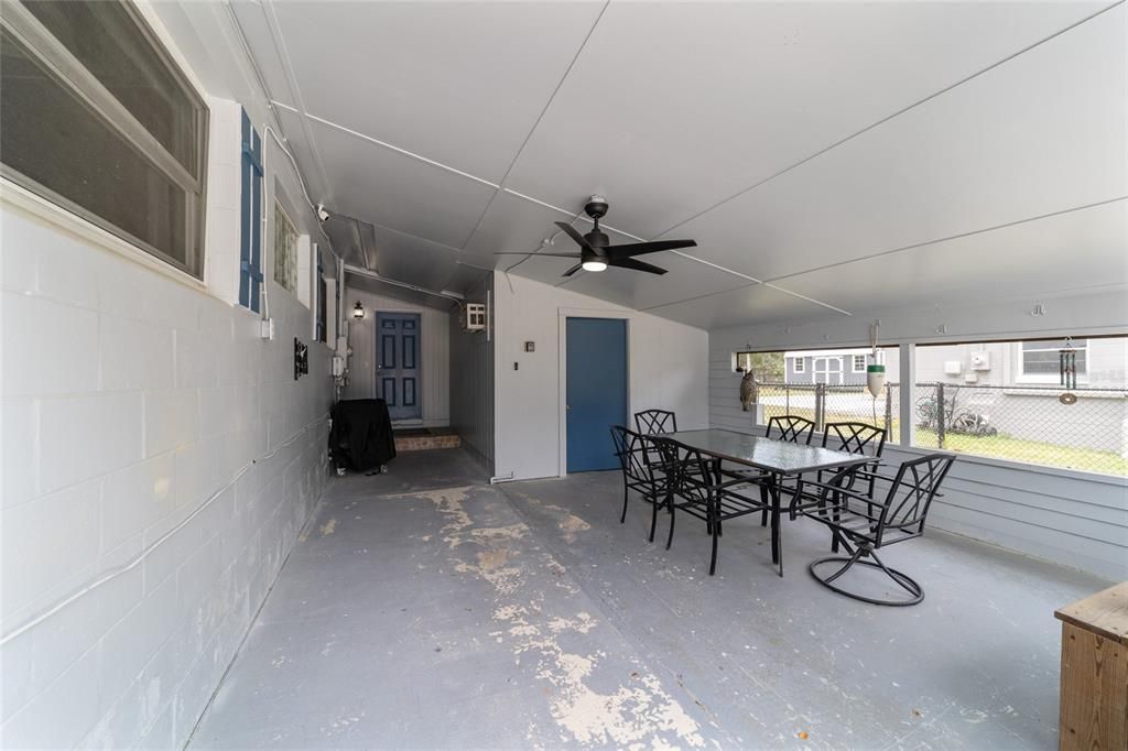 For Sale: $394,000 (3 beds, 2 baths, 1065 Square Feet)