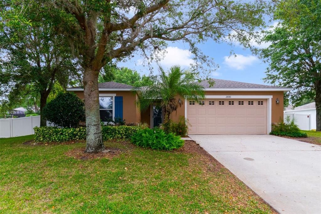 Looking for an UPDATED home in a growing area with COMMUNITY AMENITIES, great schools and a LOW HOA? Look no further than Breezy Meadow Road in Apopka’s Arbor Ridge!