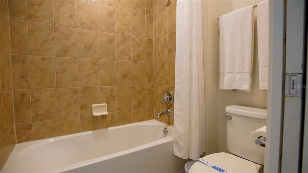 В аренду: $2,850 (5 спален, 4 ванн, 2076 Квадратных фут)