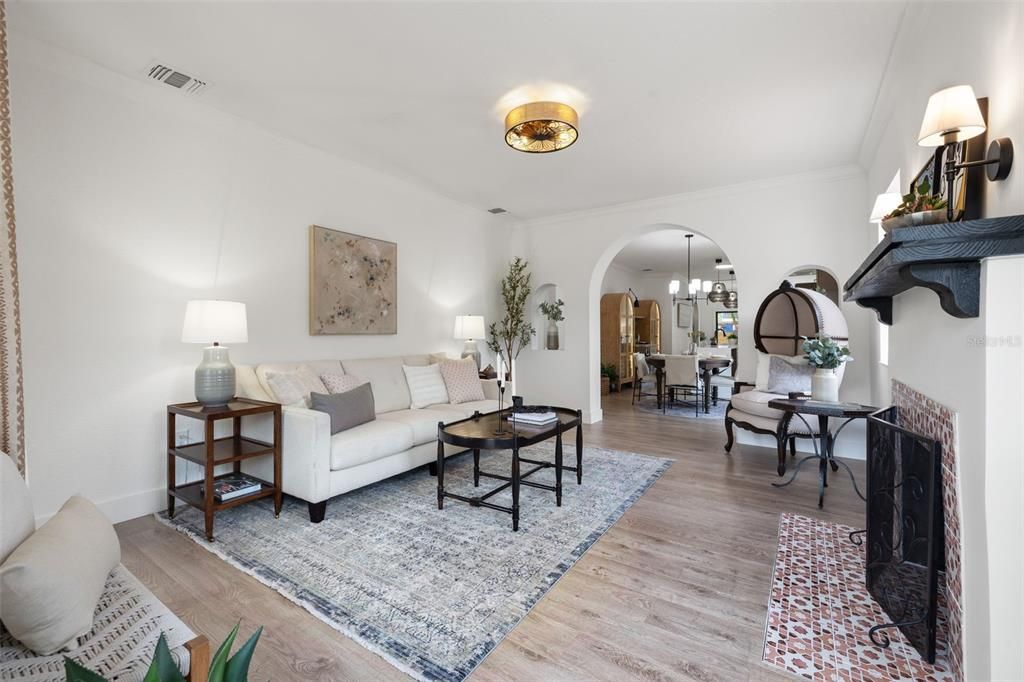 Recently Sold: $750,000 (3 beds, 2 baths, 1836 Square Feet)