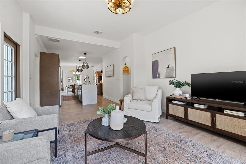 Active With Contract: $750,000 (3 beds, 2 baths, 1836 Square Feet)