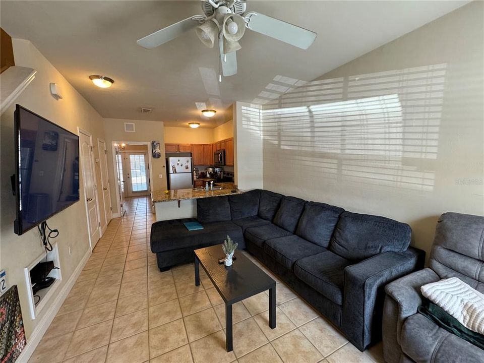 For Sale: $232,900 (2 beds, 3 baths, 1079 Square Feet)