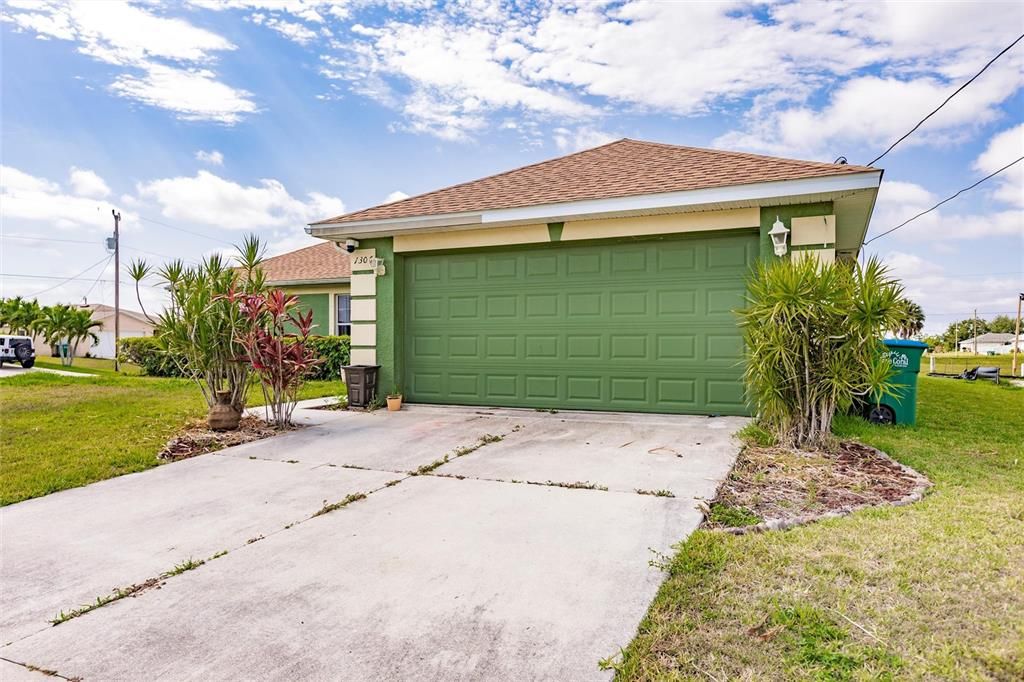 For Sale: $359,990 (4 beds, 2 baths, 1784 Square Feet)