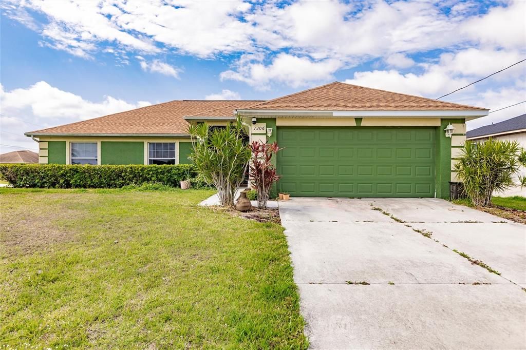 For Sale: $359,990 (4 beds, 2 baths, 1784 Square Feet)