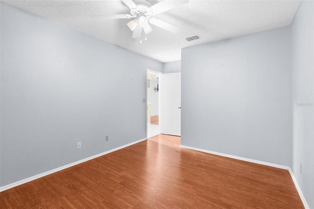 Active With Contract: $199,900 (2 beds, 2 baths, 1118 Square Feet)