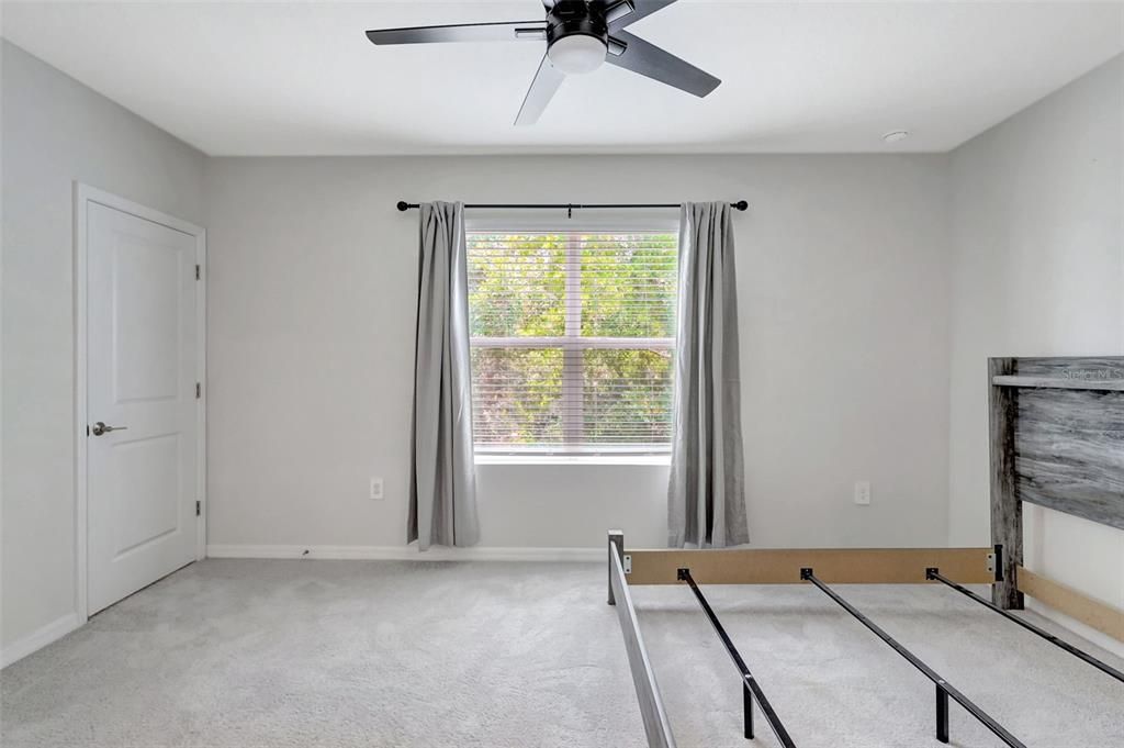 Active With Contract: $425,000 (3 beds, 2 baths, 1717 Square Feet)