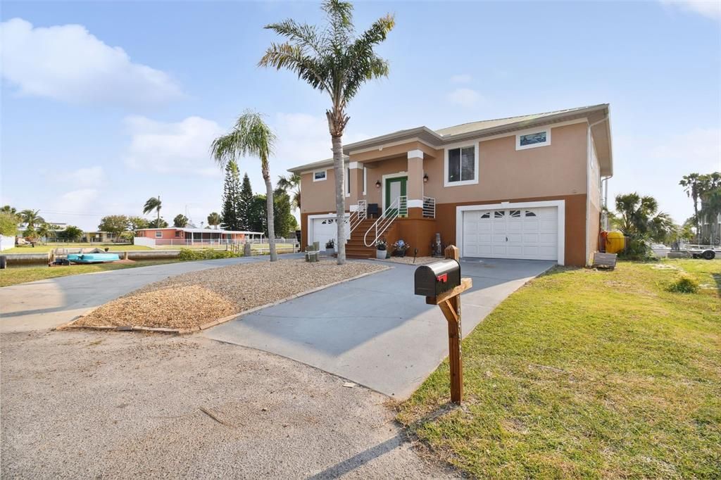 For Sale: $660,000 (3 beds, 2 baths, 1660 Square Feet)