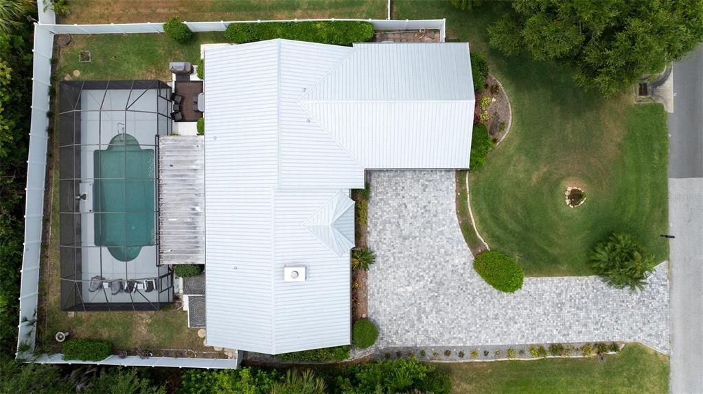 METAL ROOF