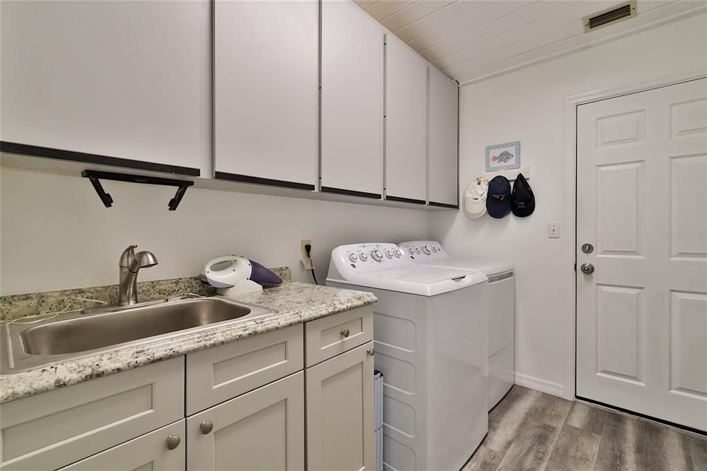 LAUNDRY ROOM TO GARAGE