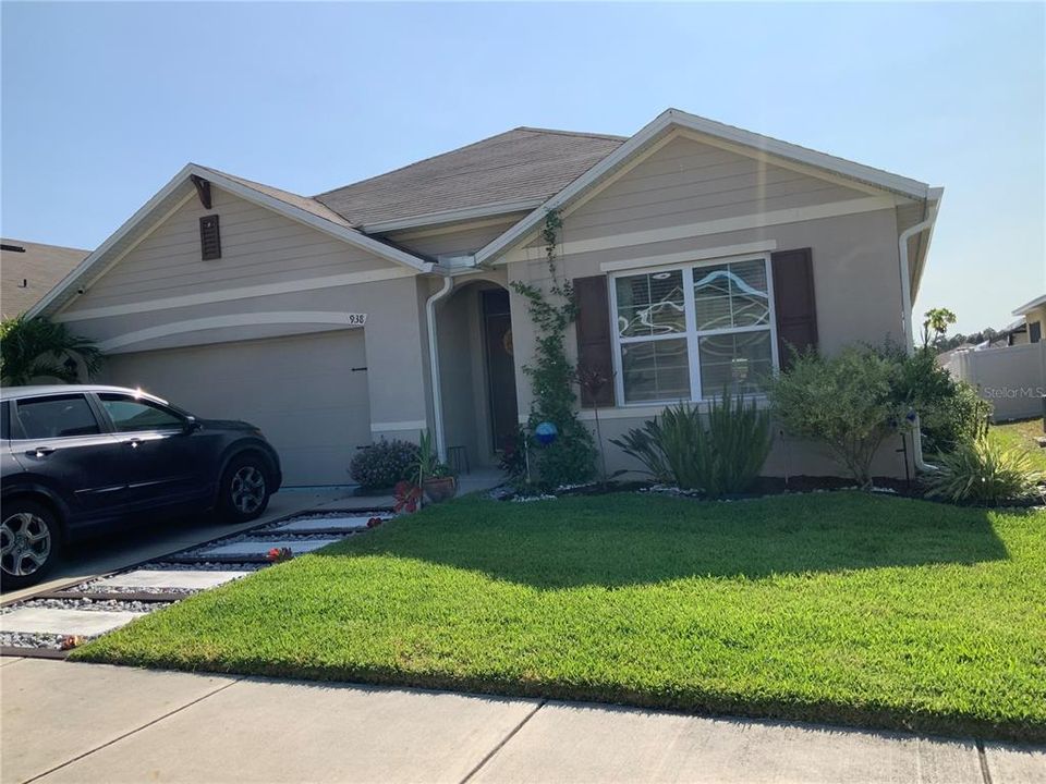 Active With Contract: $2,550 (4 beds, 2 baths, 1846 Square Feet)