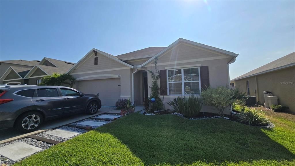 Active With Contract: $2,550 (4 beds, 2 baths, 1846 Square Feet)