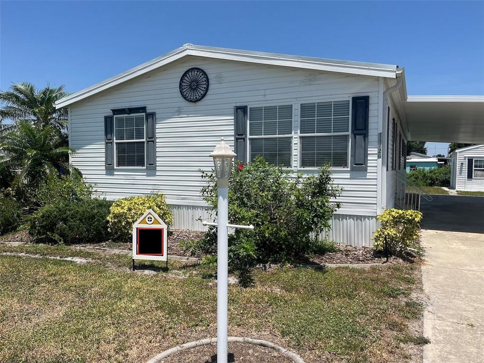 Active With Contract: $219,900 (3 beds, 2 baths, 1958 Square Feet)