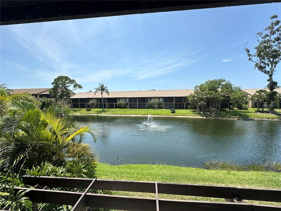 合同活跃: $2,295 (2 贝兹, 2 浴室, 1233 平方英尺)