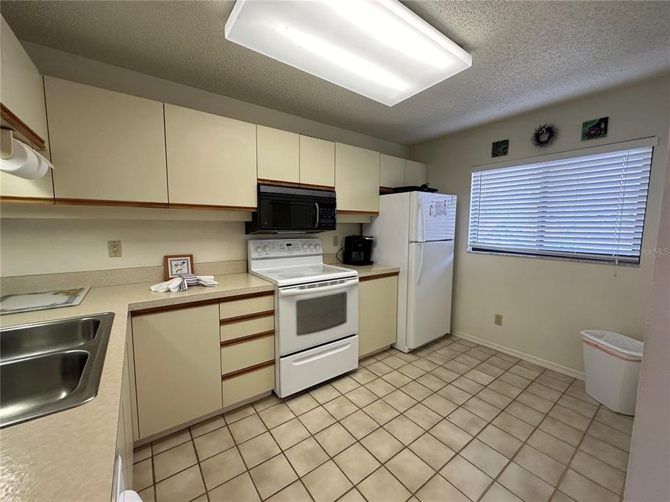 For Rent: $1,995 (2 beds, 2 baths, 1233 Square Feet)