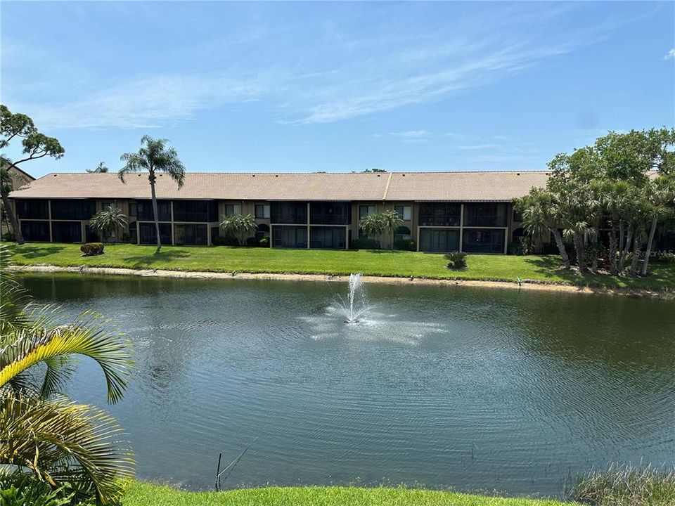 合同活跃: $2,295 (2 贝兹, 2 浴室, 1233 平方英尺)