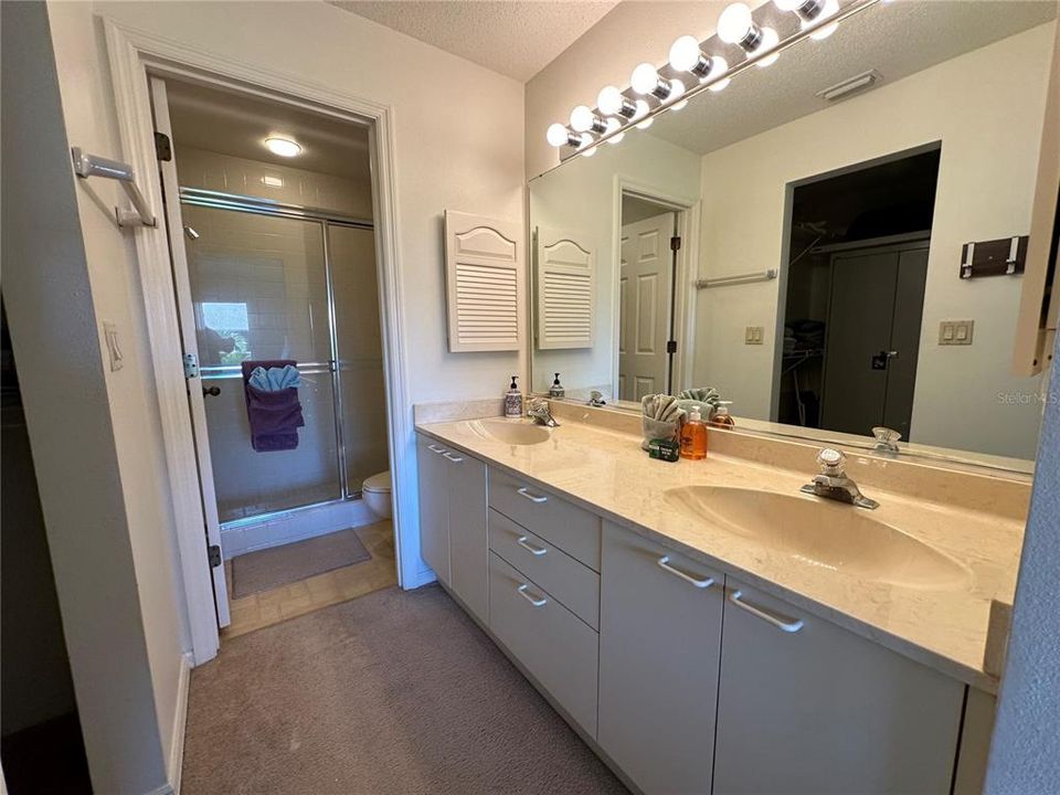 合同活跃: $2,295 (2 贝兹, 2 浴室, 1233 平方英尺)