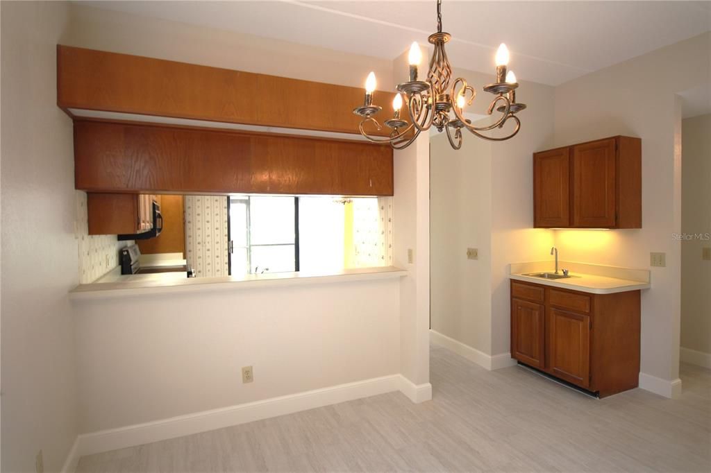 For Rent: $2,400 (2 beds, 2 baths, 1465 Square Feet)