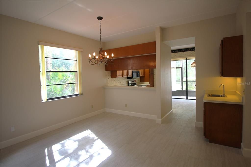 For Rent: $2,400 (2 beds, 2 baths, 1465 Square Feet)