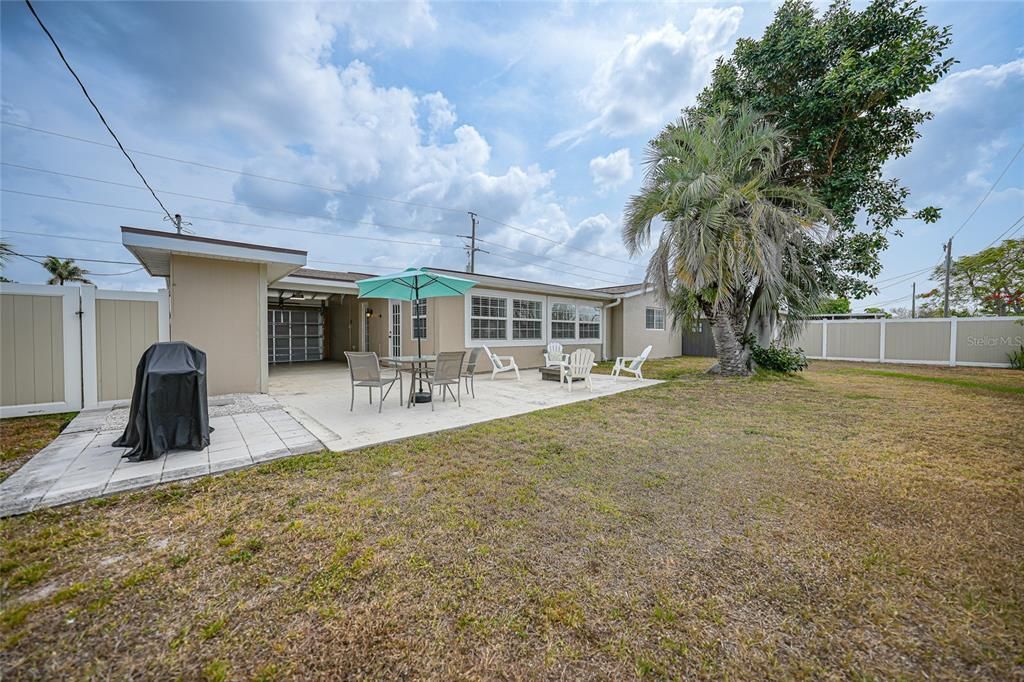 For Sale: $259,900 (2 beds, 2 baths, 1412 Square Feet)